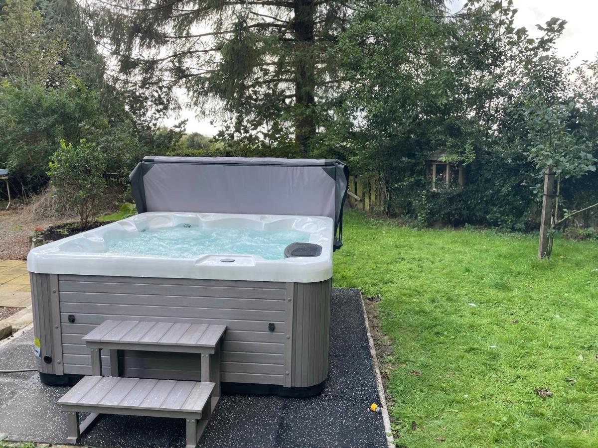Tranquil Thornhill Cottage Retreat With Hot Tub Moniaive エクステリア 写真